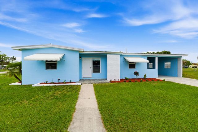 102 SE El Sito Court, Port St. Lucie, Port St Lucie, FL 34983