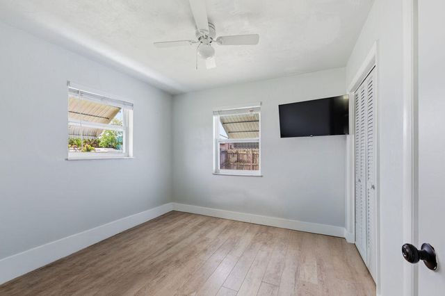 102 SE El Sito Court, Port St. Lucie, Port St Lucie, FL 34983