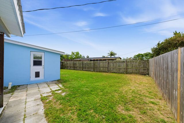 102 SE El Sito Court, Port St. Lucie, Port St Lucie, FL 34983