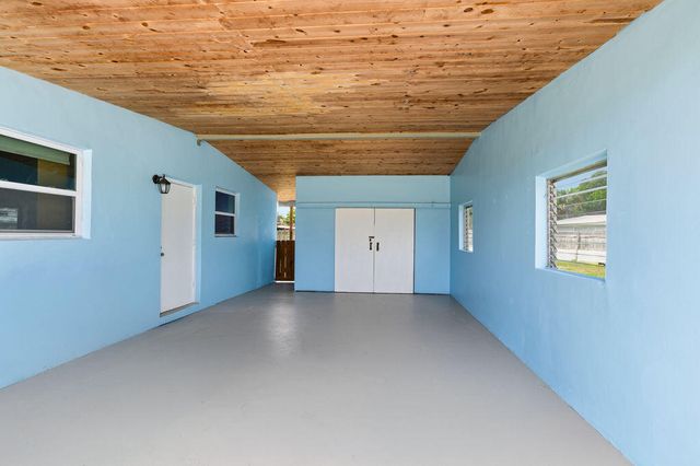 102 SE El Sito Court, Port St. Lucie, Port St Lucie, FL 34983