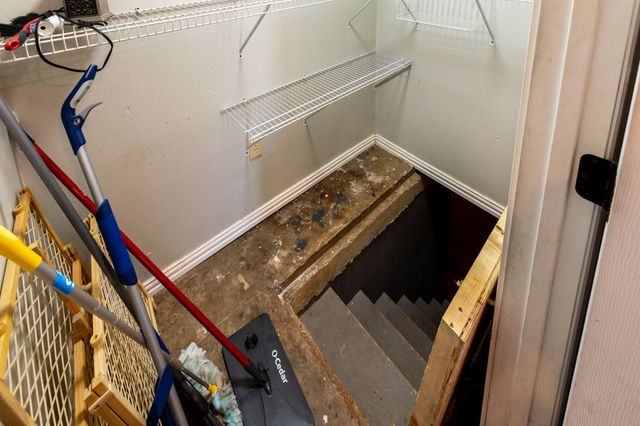 913 E Johnston Street, Rotan, TX 79546