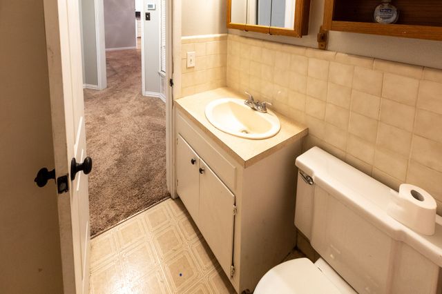 913 E Johnston Street, Rotan, TX 79546