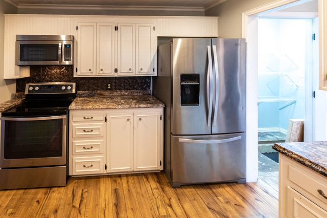 913 E Johnston Street, Rotan, TX 79546