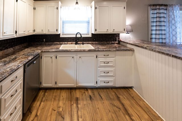 913 E Johnston Street, Rotan, TX 79546