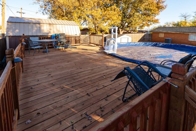 913 E Johnston Street, Rotan, TX 79546