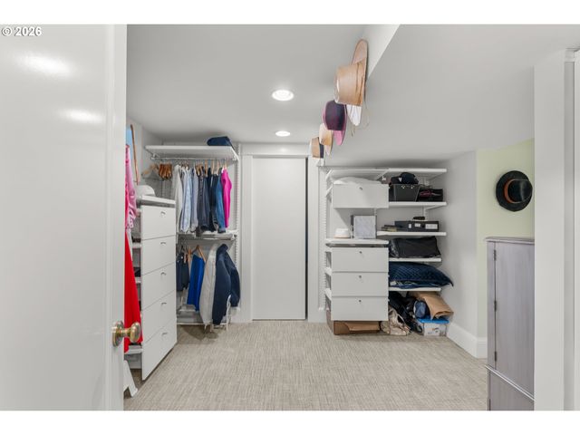 2264 Nw KEARNEY St, Portland, OR 97210