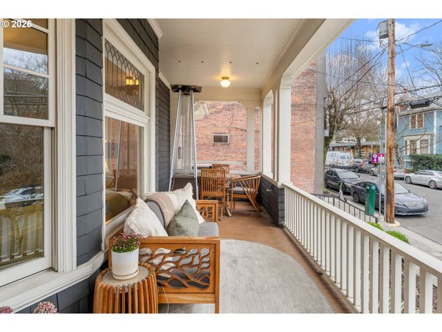 2264 Nw KEARNEY St, Portland, OR 97210