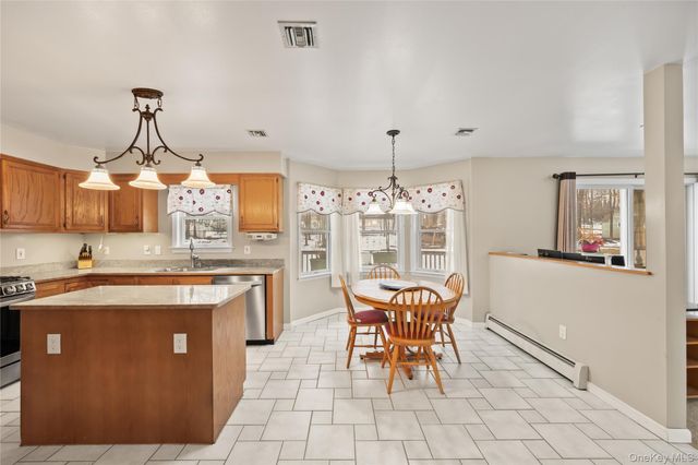 11 Doolin Road, New City, NY 10956