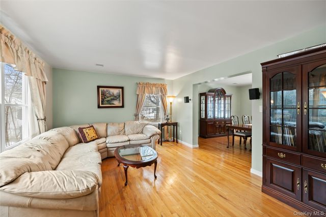 11 Doolin Road, New City, NY 10956