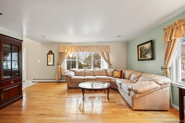 11 Doolin Road, New City, NY 10956