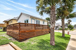 340 N Alister St 7, Port Aransas, TX 78373