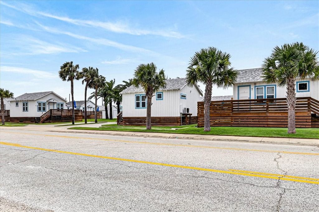 340 N Alister St 7, Port Aransas, TX 78373 — photo 5