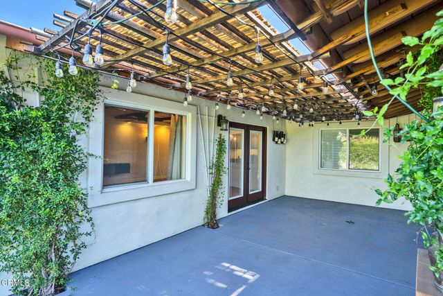 23363 Erwin Street, Los Angeles, CA 91367