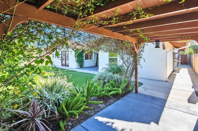 23363 Erwin Street, Los Angeles, CA 91367