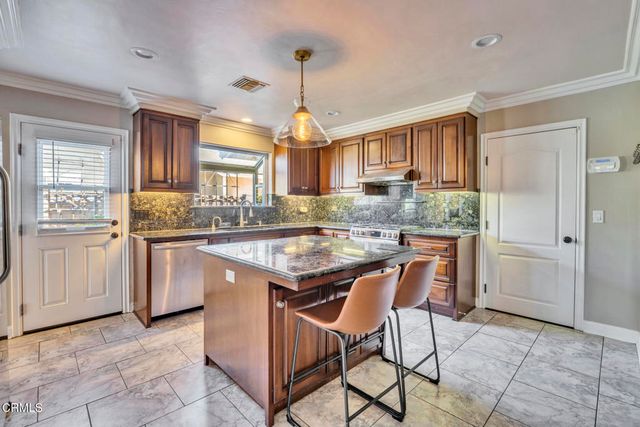 23363 Erwin Street, Los Angeles, CA 91367