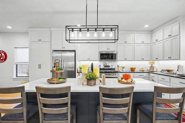 622 E Gray Street, Norman, OK 73071