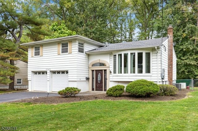 121 Windsor Way, Berkeley Heights Twp., NJ 07922