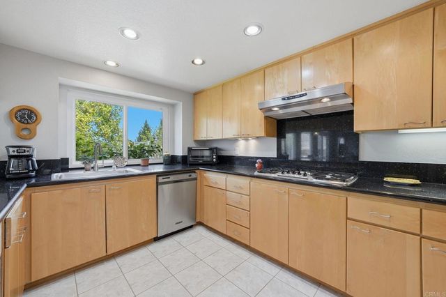 3720 Southridge Way, Oceanside, CA 92056