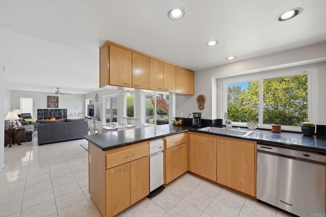3720 Southridge Way, Oceanside, CA 92056