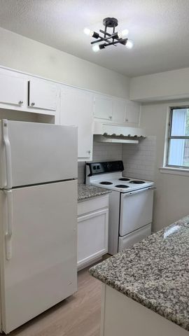 821 Evanston Street, Houston, TX 77015
