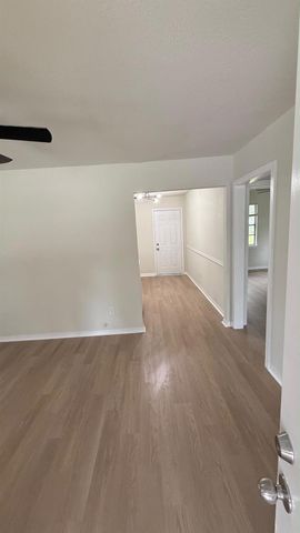 821 Evanston Street, Houston, TX 77015
