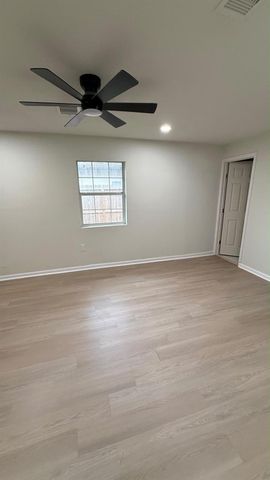 821 Evanston Street, Houston, TX 77015