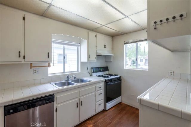 235 W Santa Anita, Burbank, CA 91502