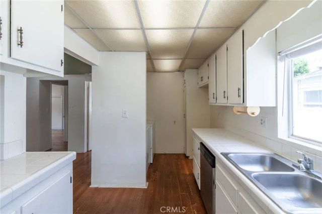 235 W Santa Anita, Burbank, CA 91502