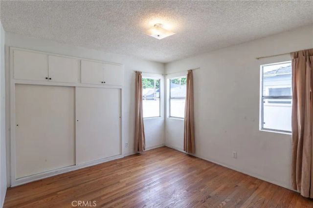 235 W Santa Anita, Burbank, CA 91502