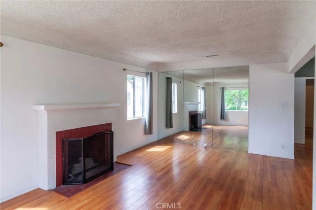 235 W Santa Anita, Burbank, CA 91502