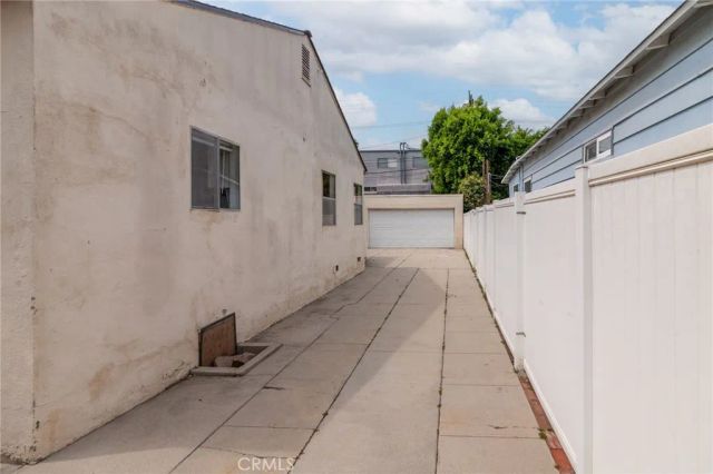 235 W Santa Anita, Burbank, CA 91502