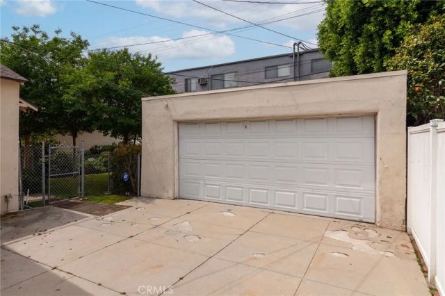 235 W Santa Anita, Burbank, CA 91502