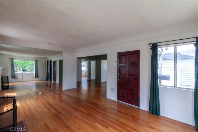 235 W Santa Anita, Burbank, CA 91502