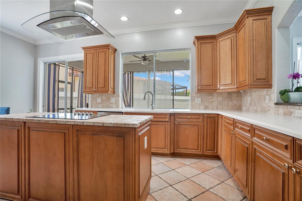 Image 32 of property listing at 10760 EMERALD CHASE DRIVE, Orlando, FL 32836