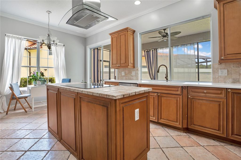 Image 35 of property listing at 10760 EMERALD CHASE DRIVE, Orlando, FL 32836