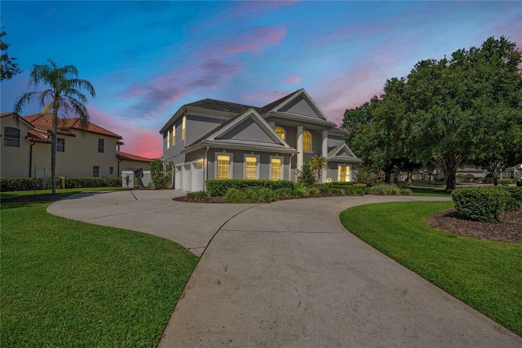 Image 5 of property listing at 10760 EMERALD CHASE DRIVE, Orlando, FL 32836