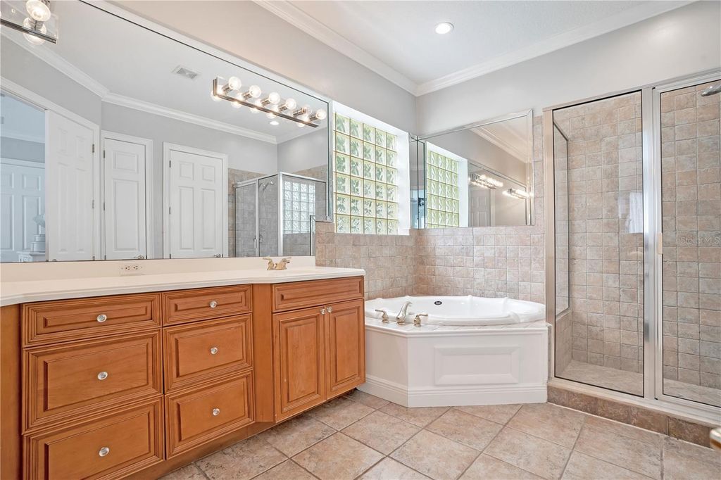 Image 41 of property listing at 10760 EMERALD CHASE DRIVE, Orlando, FL 32836