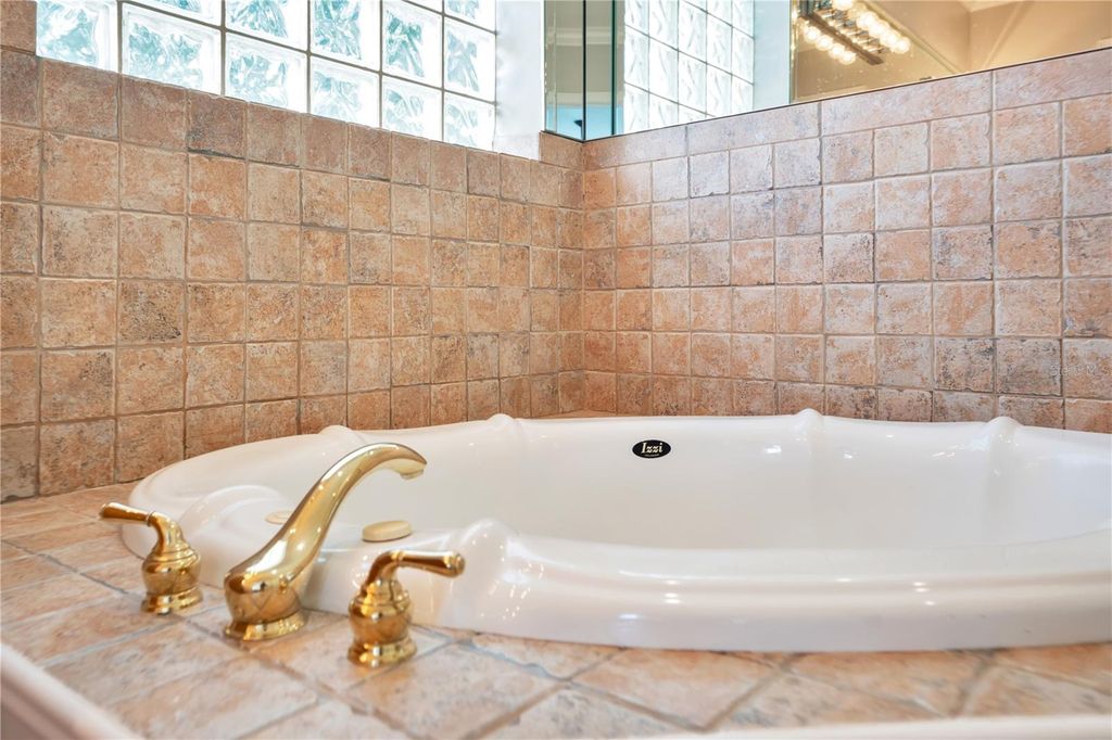 Image 43 of property listing at 10760 EMERALD CHASE DRIVE, Orlando, FL 32836