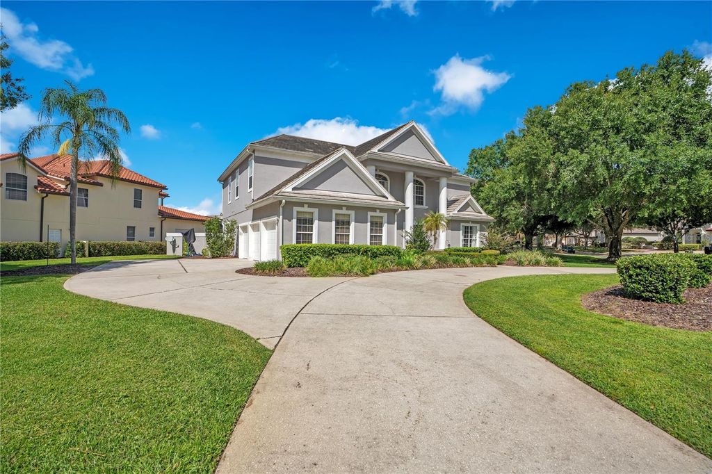 Image 6 of property listing at 10760 EMERALD CHASE DRIVE, Orlando, FL 32836