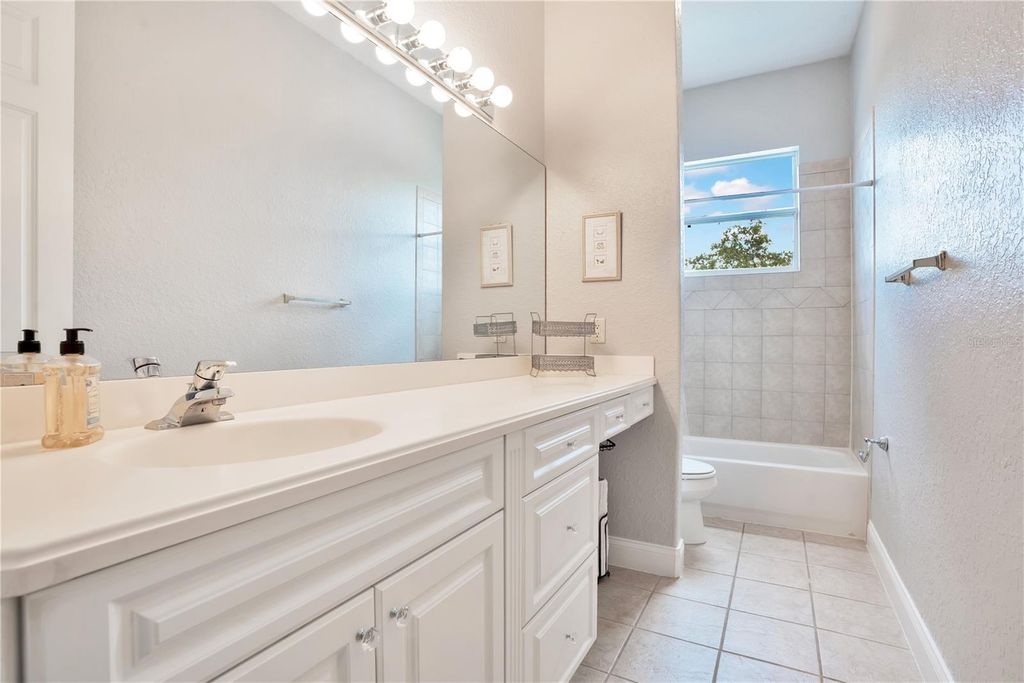 Image 65 of property listing at 10760 EMERALD CHASE DRIVE, Orlando, FL 32836