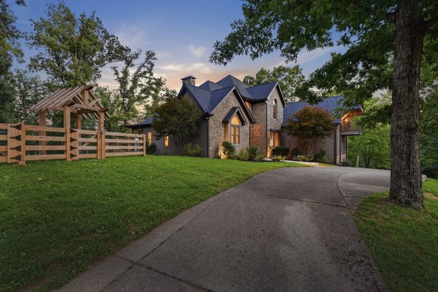 1126 Beechs Tavern Trl, Franklin, TN 37069