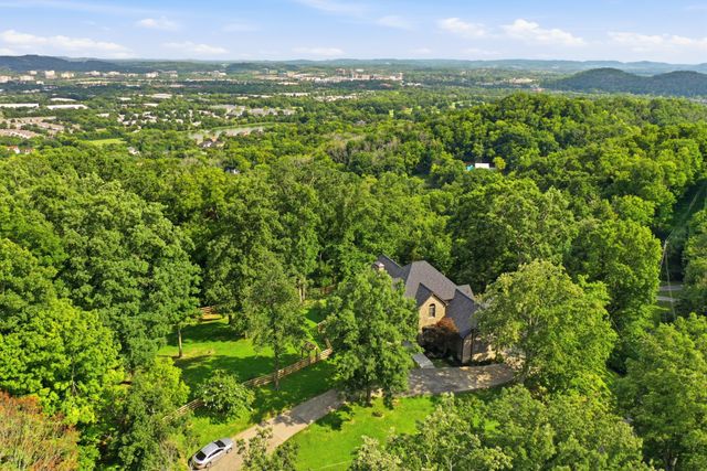 1126 Beechs Tavern Trl, Franklin, TN 37069