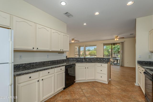 18650 N CACTUS FLOWER Way, Surprise, AZ 85387