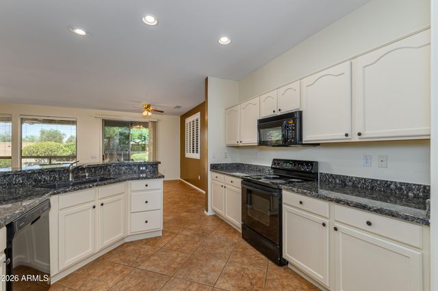 18650 N CACTUS FLOWER Way, Surprise, AZ 85387
