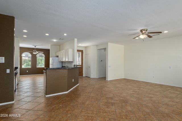 18650 N CACTUS FLOWER Way, Surprise, AZ 85387
