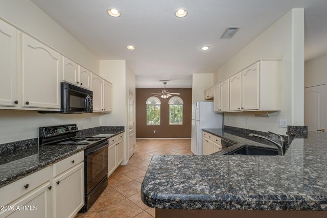 18650 N CACTUS FLOWER Way, Surprise, AZ 85387