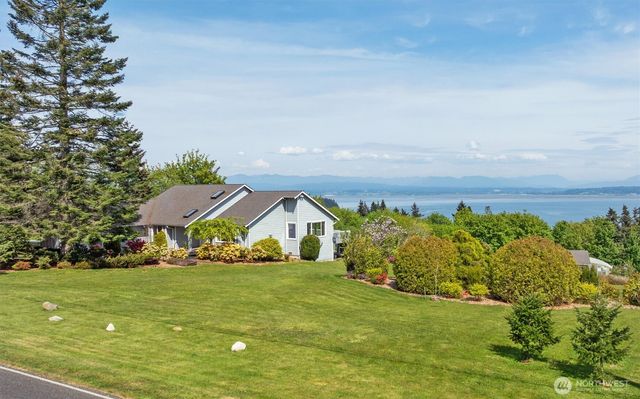 827 Michael Way, Camano Island, WA 98282