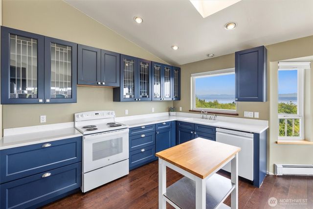 827 Michael Way, Camano Island, WA 98282