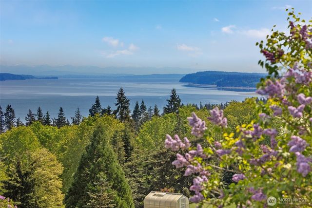 827 Michael Way, Camano Island, WA 98282