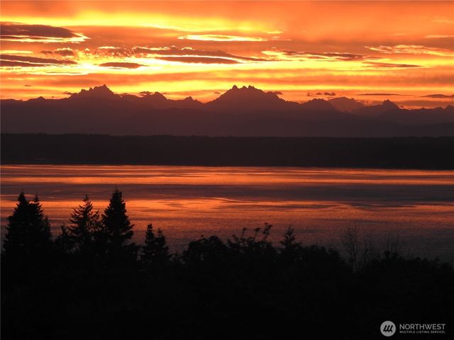 827 Michael Way, Camano Island, WA 98282